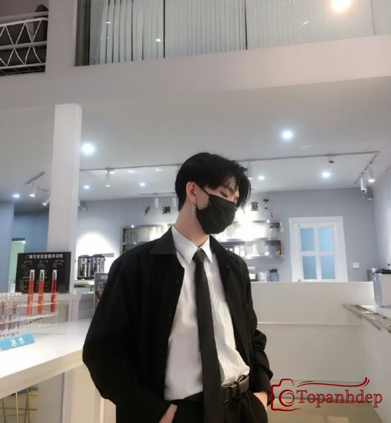 Ảnh trai đẹp K9 đeo khẩu trang cực ngầu