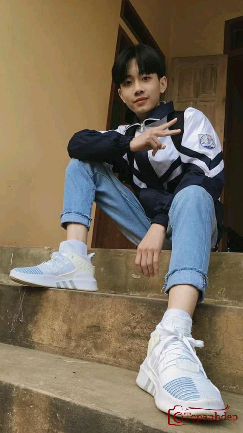 Biểu cảm dễ thương của trai K9