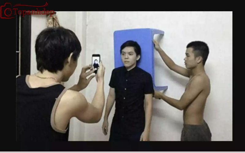 Đặt điện thoại trên giá đỡ hoặc nhờ người khác giữ ổn định
