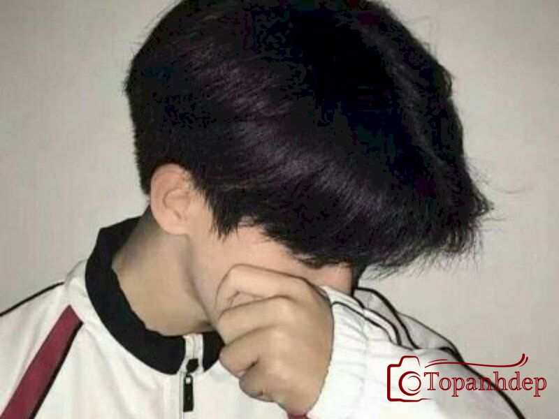 Trai đẹp K9 chụp ảnh che mặt