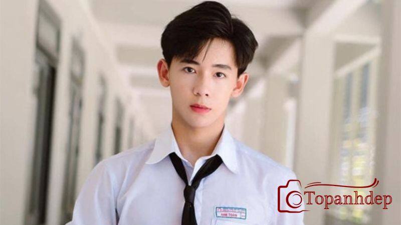Trai đẹp K9 tự tin